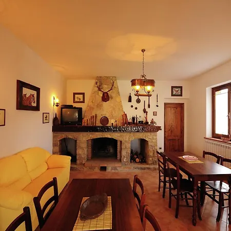 Farmhouse Passignano Near Lake Trasimeno, Cleaning Included